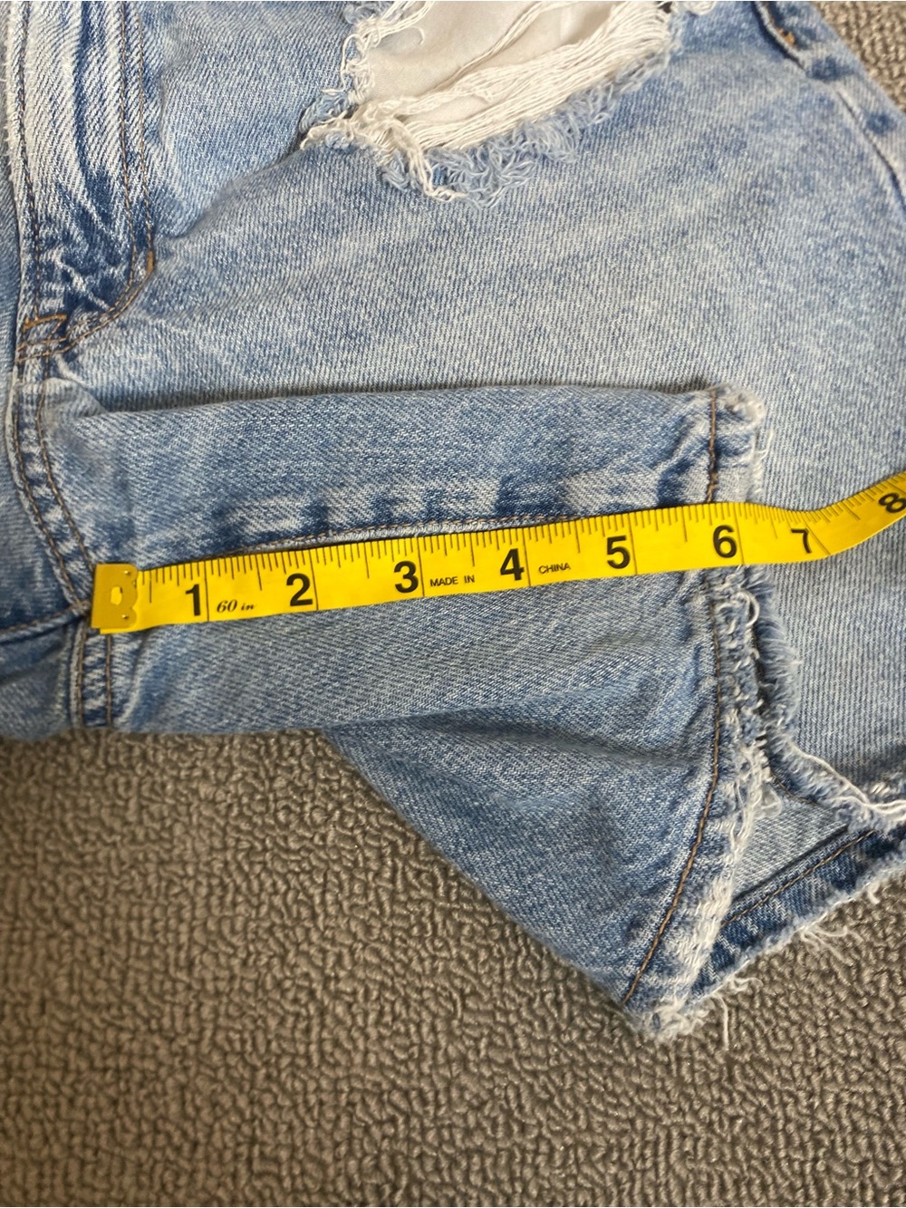 American Eagle 90โs Boyfriend Distressed Denim Shorts 6โ Inseam - Picture 5 of 7